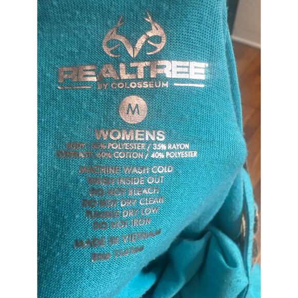 Realtree by Colosseum Women’s Tee Size Medium Turquoise Camo Loose Fit Graphic - Picture 7 of 7